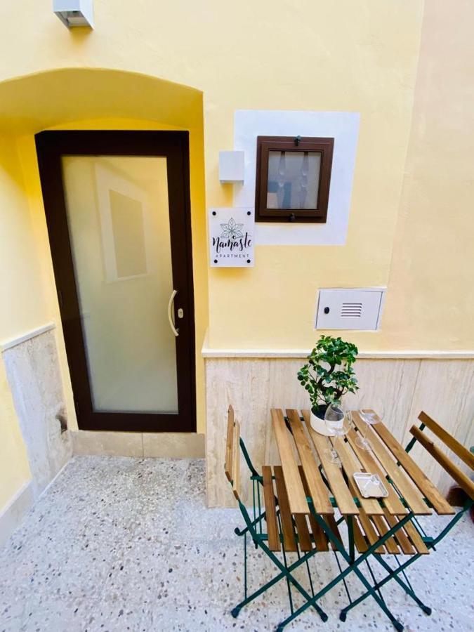 Namaste Apartment Бари Экстерьер фото